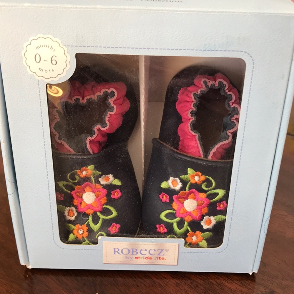New in box Robeez soft sole moccasins